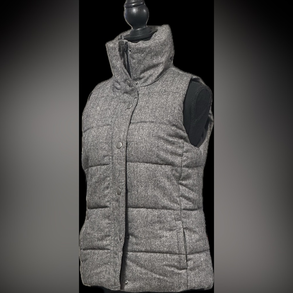 Old Navy Women's Gray Wool Blend Tweed Zip-Up Sleeveless Puffer Vest Siz… - Picture 2 of 7